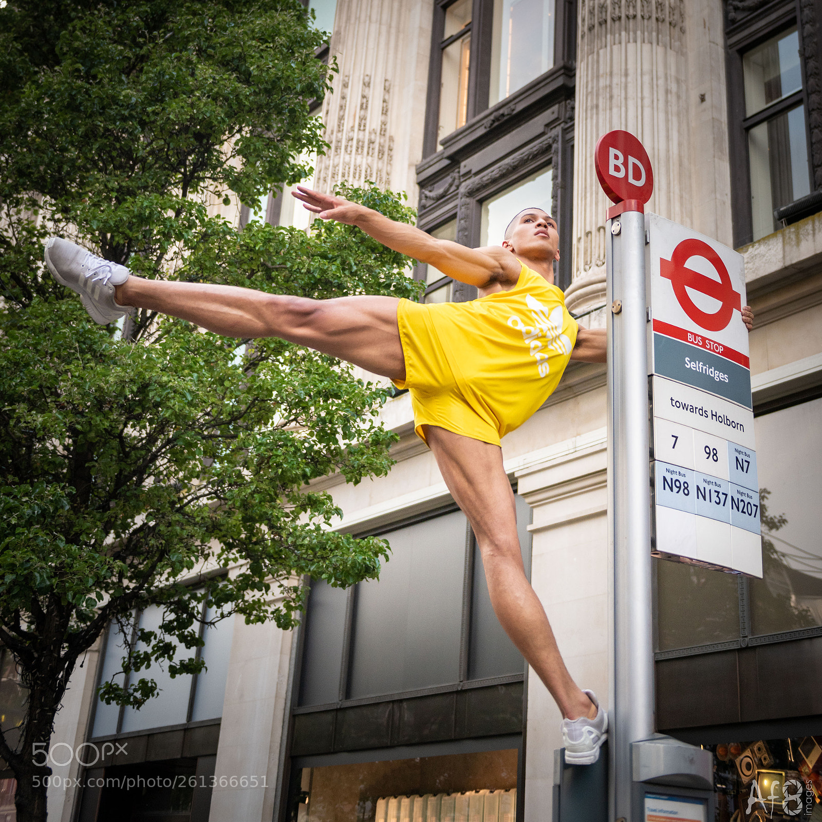Nikon D850 sample photo. Hailing a double decker photography