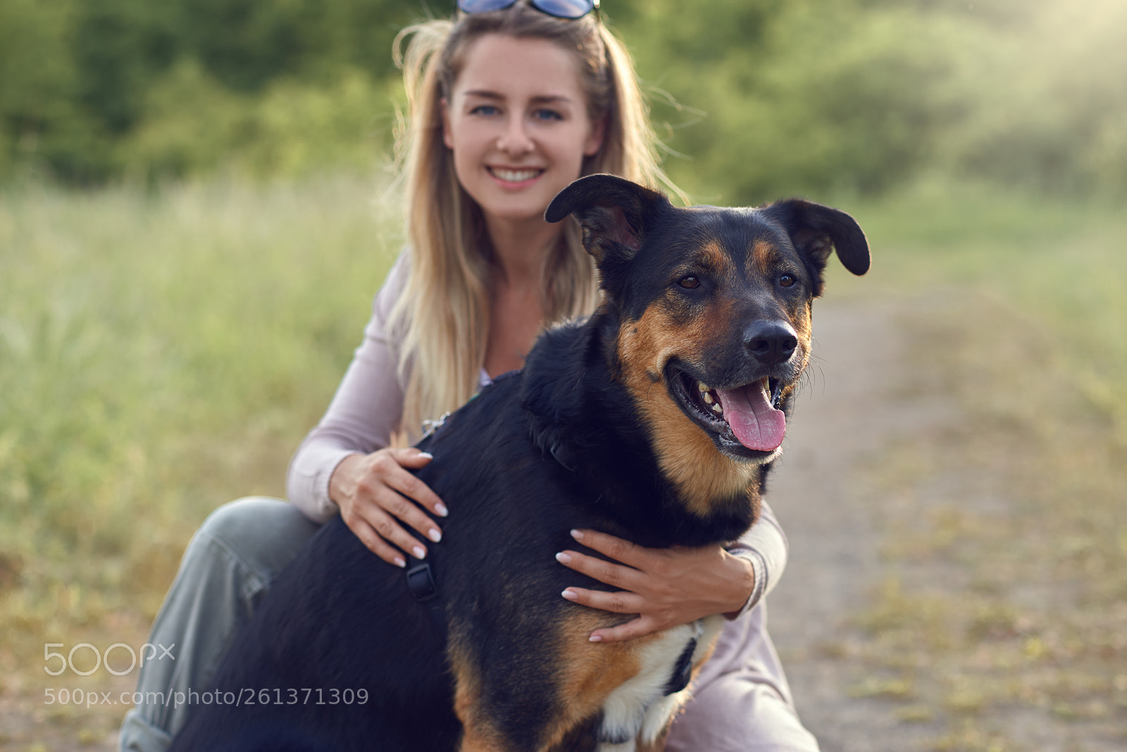 Nikon D800 sample photo. Pretty blond woman with photography