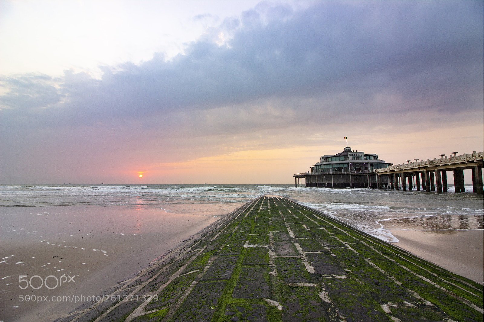 Canon EOS 600D (Rebel EOS T3i / EOS Kiss X5) sample photo. Blankenberge sunset photography