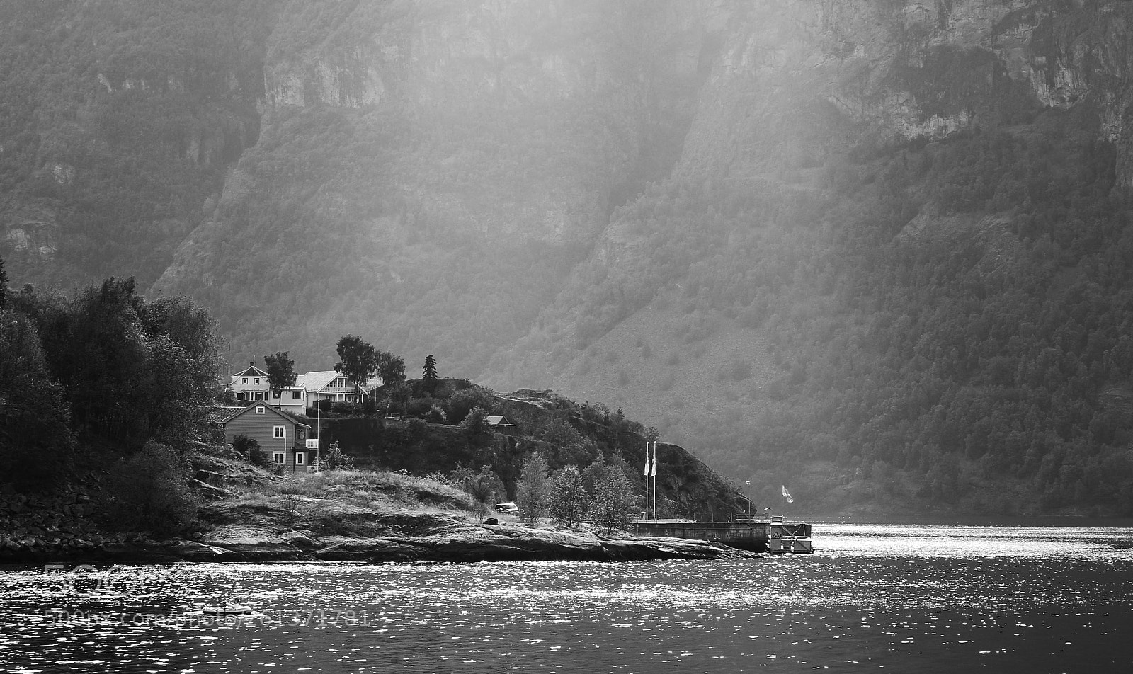 Nikon D5000 sample photo. Sun on the water photography
