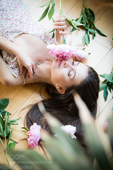 Canon EOS 5D Mark IV sample photo. In love with pink photography