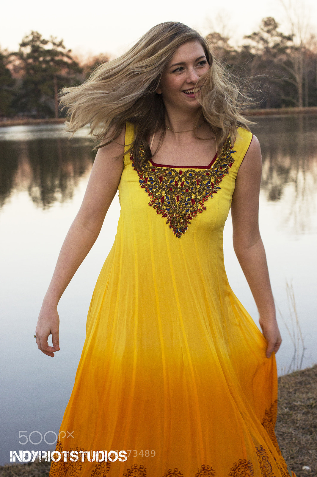 Canon EOS 600D (Rebel EOS T3i / EOS Kiss X5) sample photo. Hippie girls photography