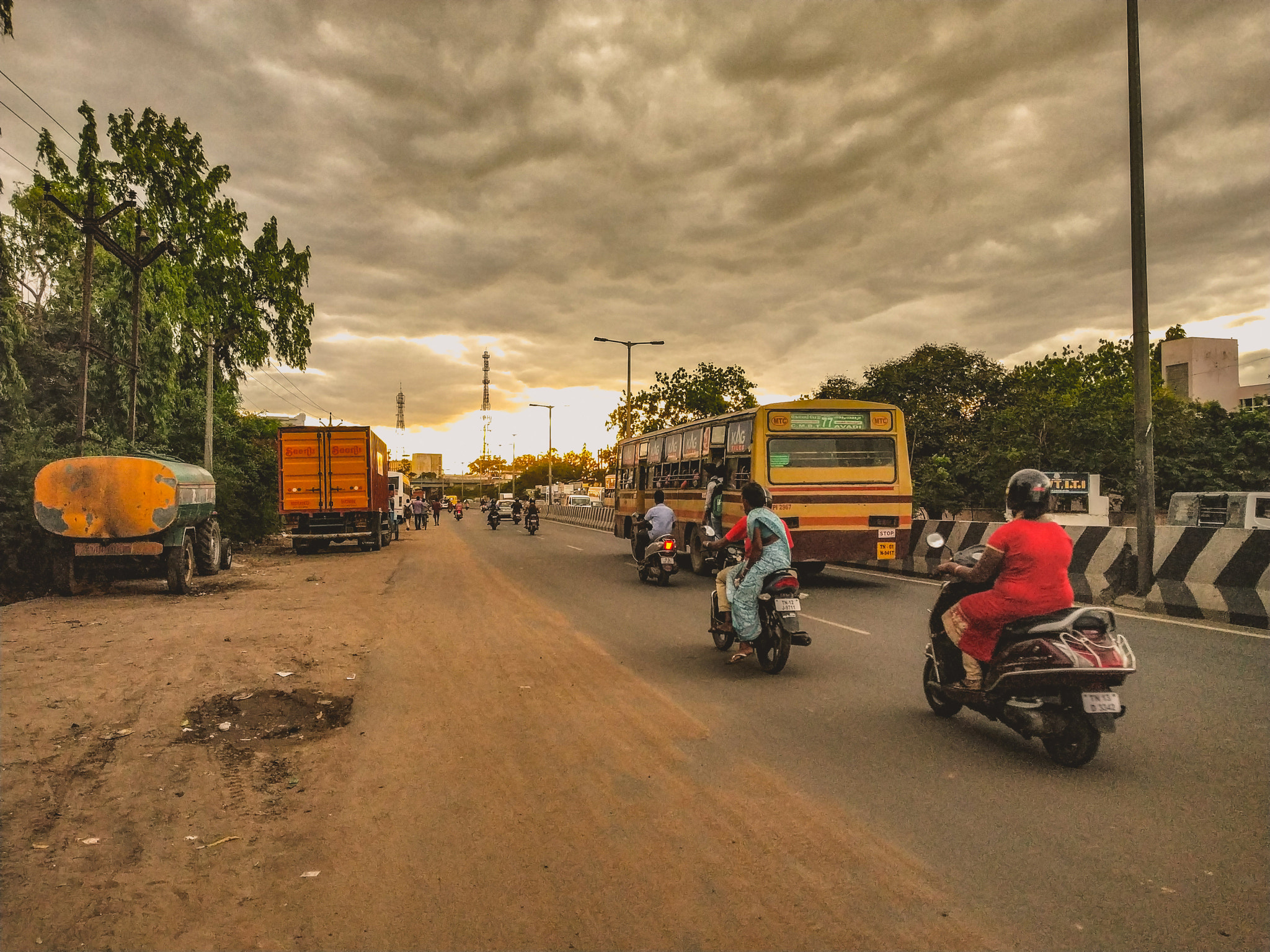 Xiaomi Redmi Note 5 Pro sample photo. Ambattur estate evening time photography
