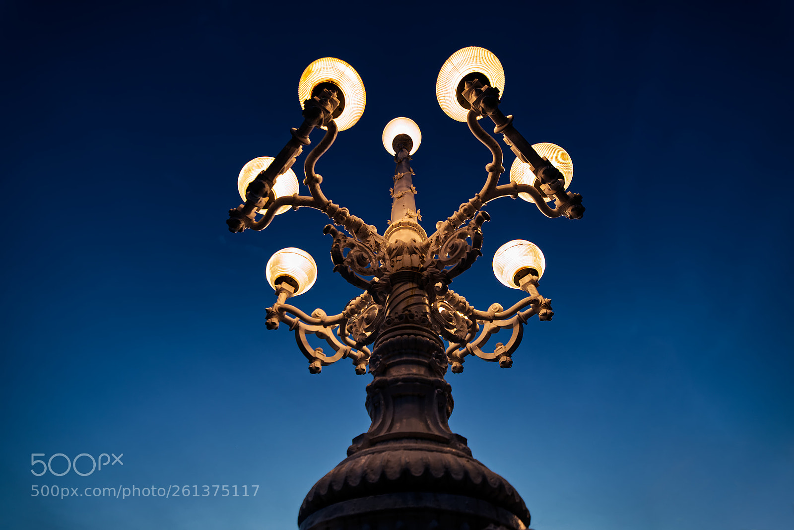 Canon EOS 5D Mark IV sample photo. Farola photography