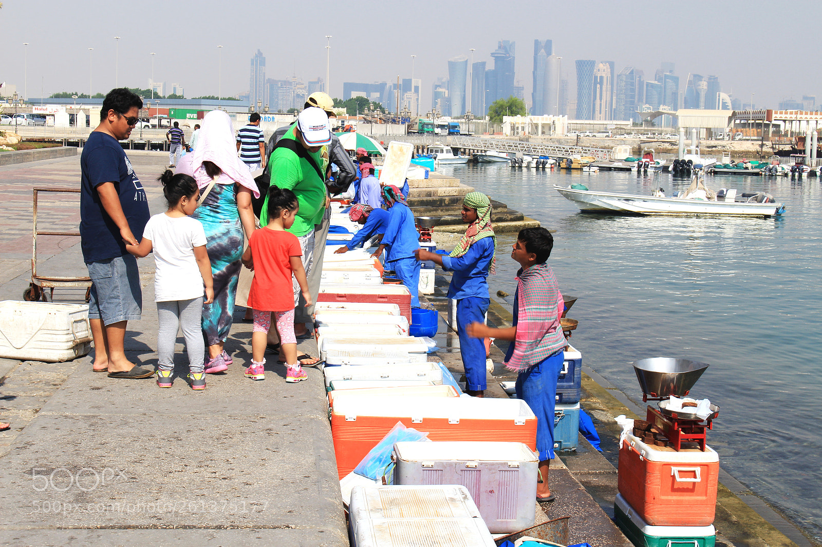 Canon EOS 700D (EOS Rebel T5i / EOS Kiss X7i) sample photo. Corniche, westbay, doha, qatar photography