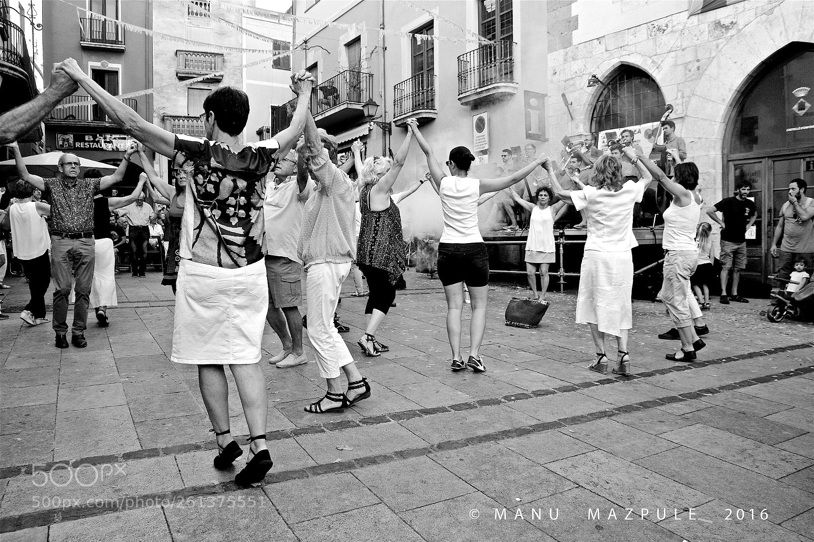 Canon EOS 70D sample photo. 148. people in girona. catalunya... photography