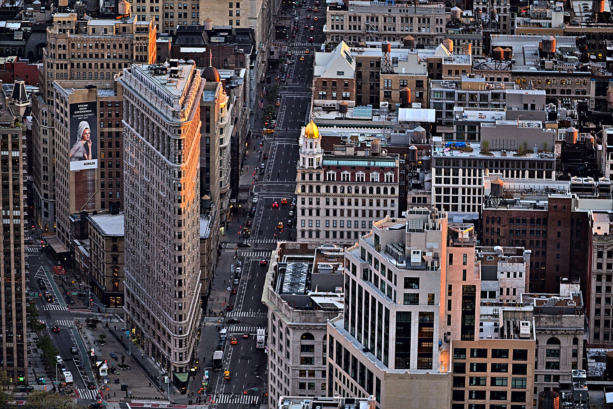 Canon EOS 6D + Tamron SP 35mm F1.8 Di VC USD sample photo. Flatiron building photography