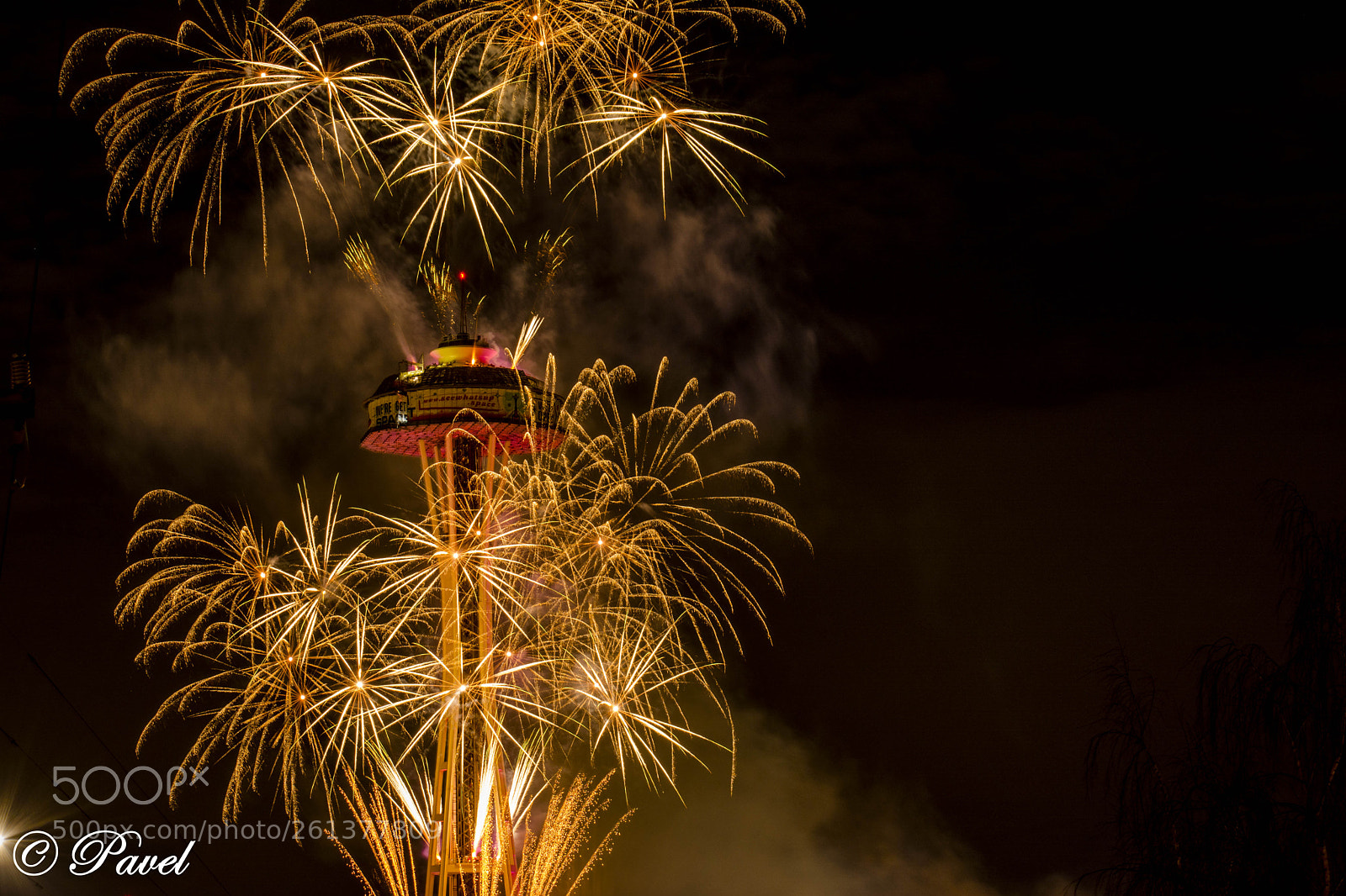 Nikon D5200 sample photo. New year 2018 photography