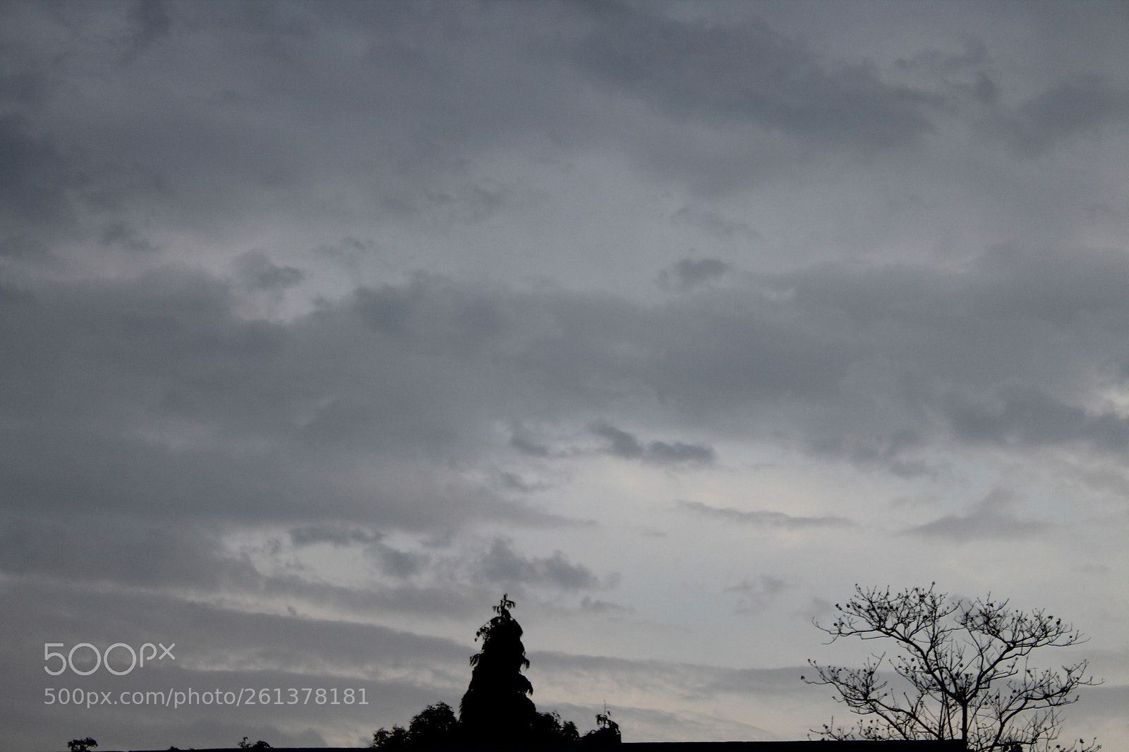 Canon EOS 1300D (EOS Rebel T6 / EOS Kiss X80) sample photo. Blackish sky photography