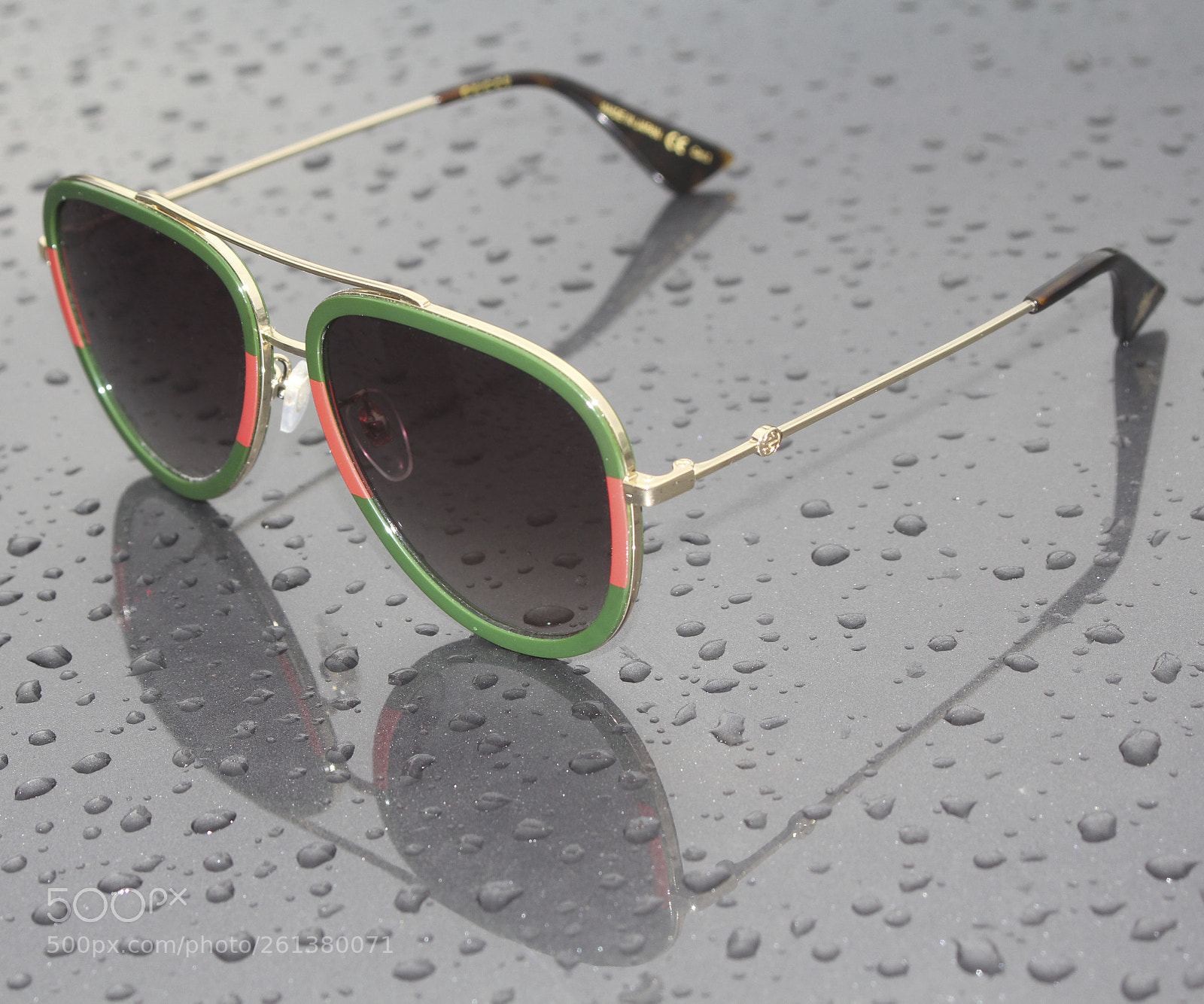 Canon EOS 550D (EOS Rebel T2i / EOS Kiss X4) sample photo. Sunglasses photography