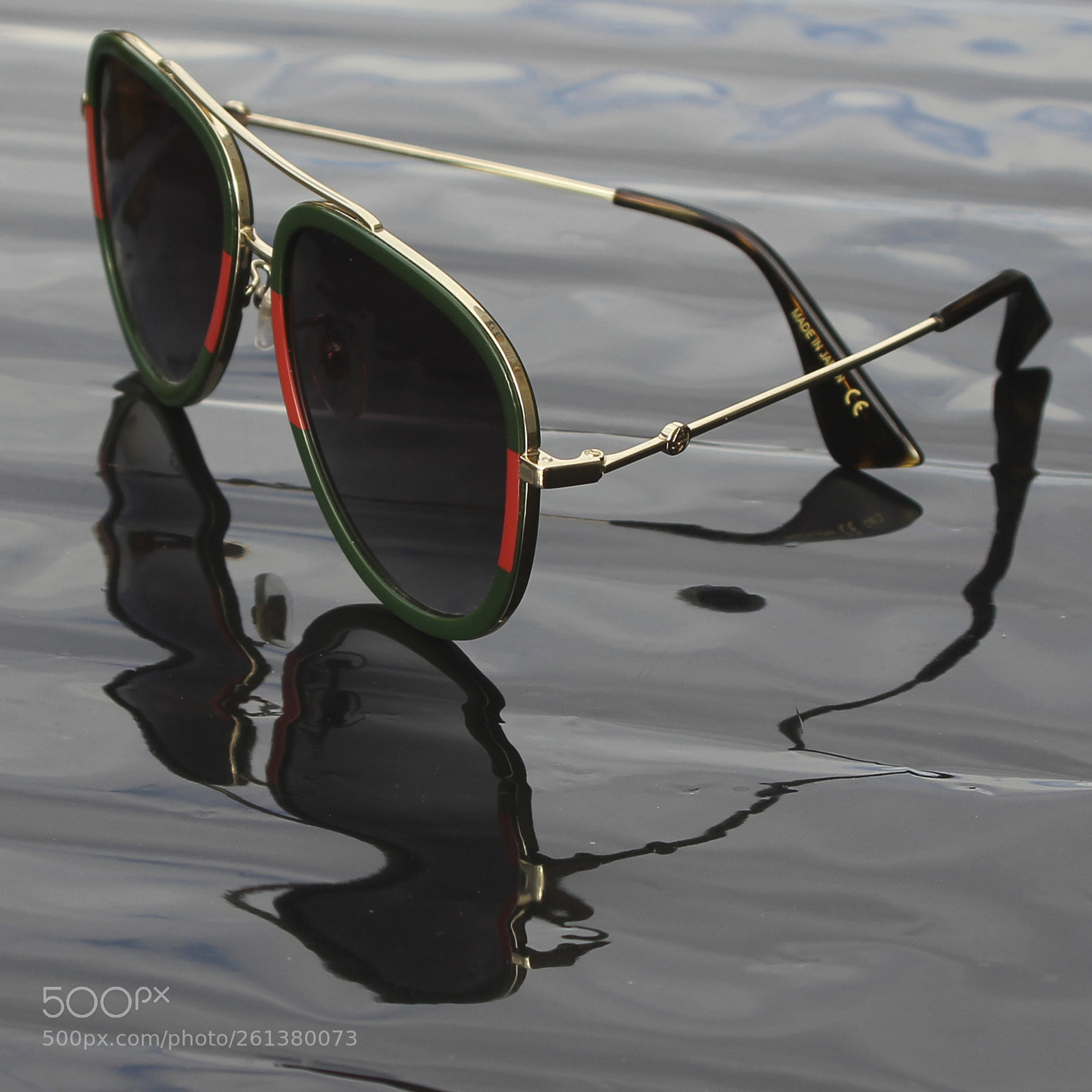 Canon EOS 550D (EOS Rebel T2i / EOS Kiss X4) sample photo. Sunglasses photography