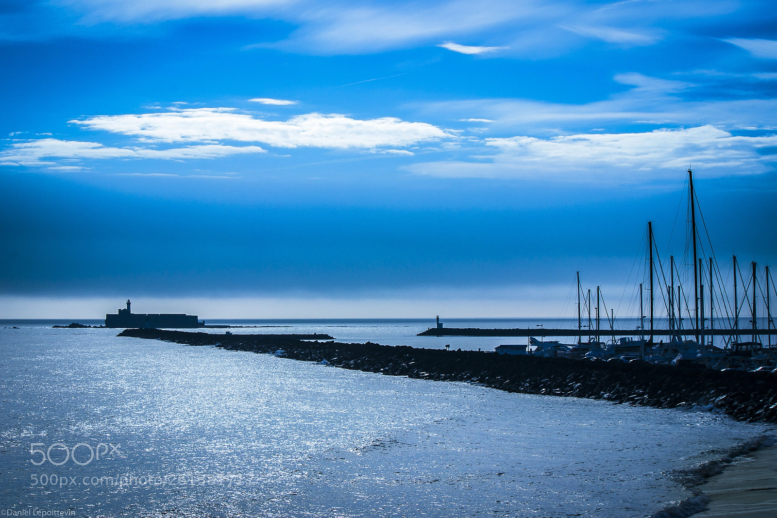 Canon EOS 600D (Rebel EOS T3i / EOS Kiss X5) sample photo. I remember it blue photography