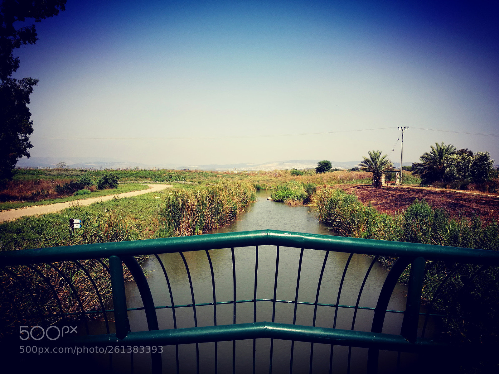 HUAWEI P9 sample photo. Stream photography
