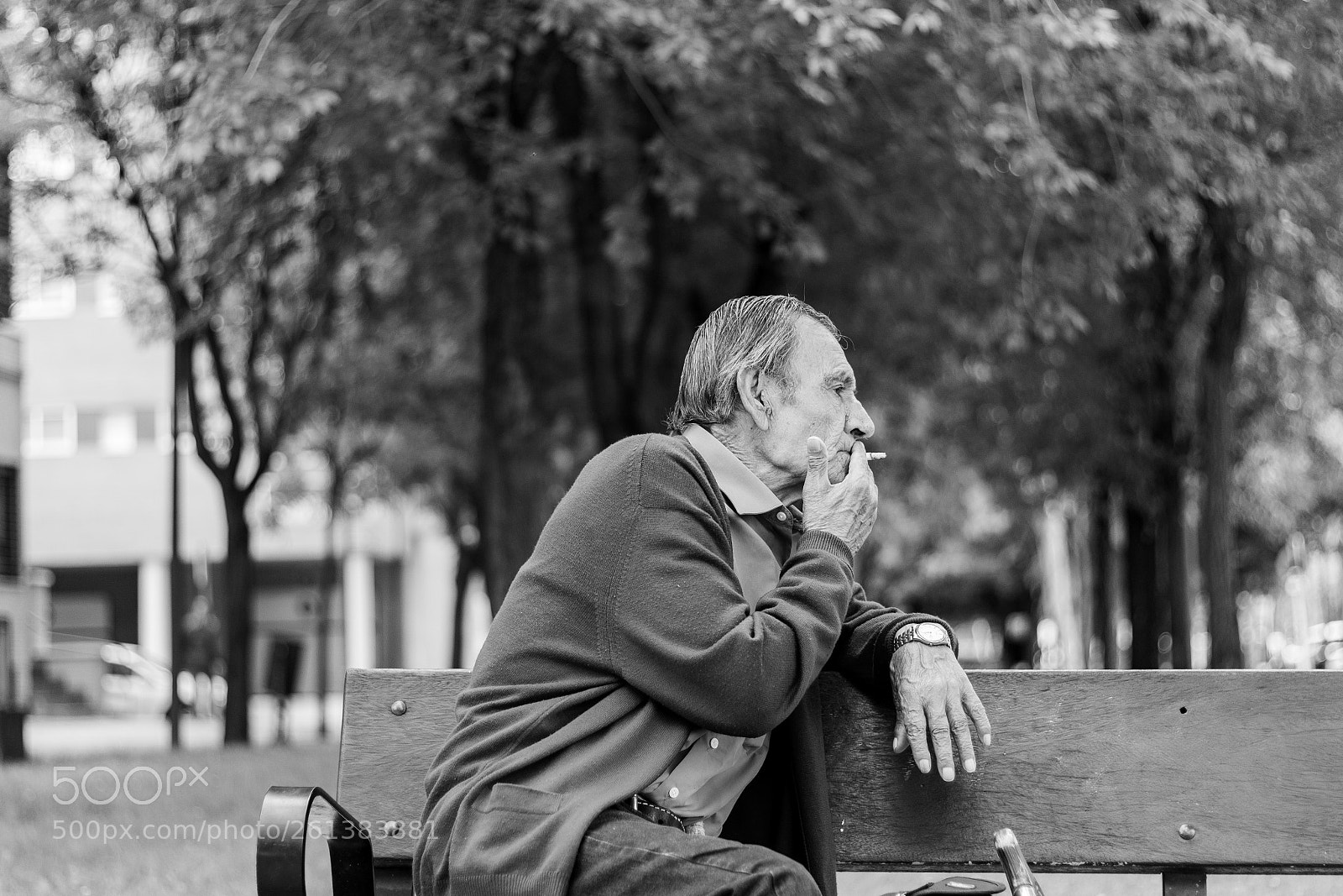 Canon EOS 1300D (EOS Rebel T6 / EOS Kiss X80) sample photo. Smoking photography