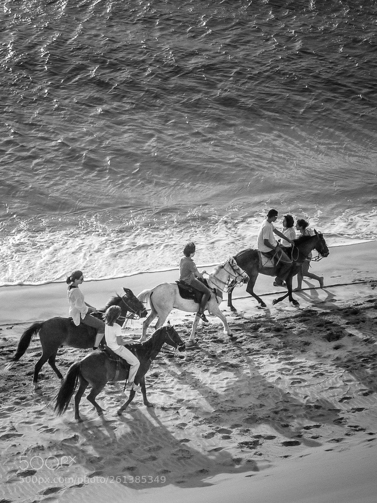 Panasonic DMC-TZ7 sample photo. Beach ride photography