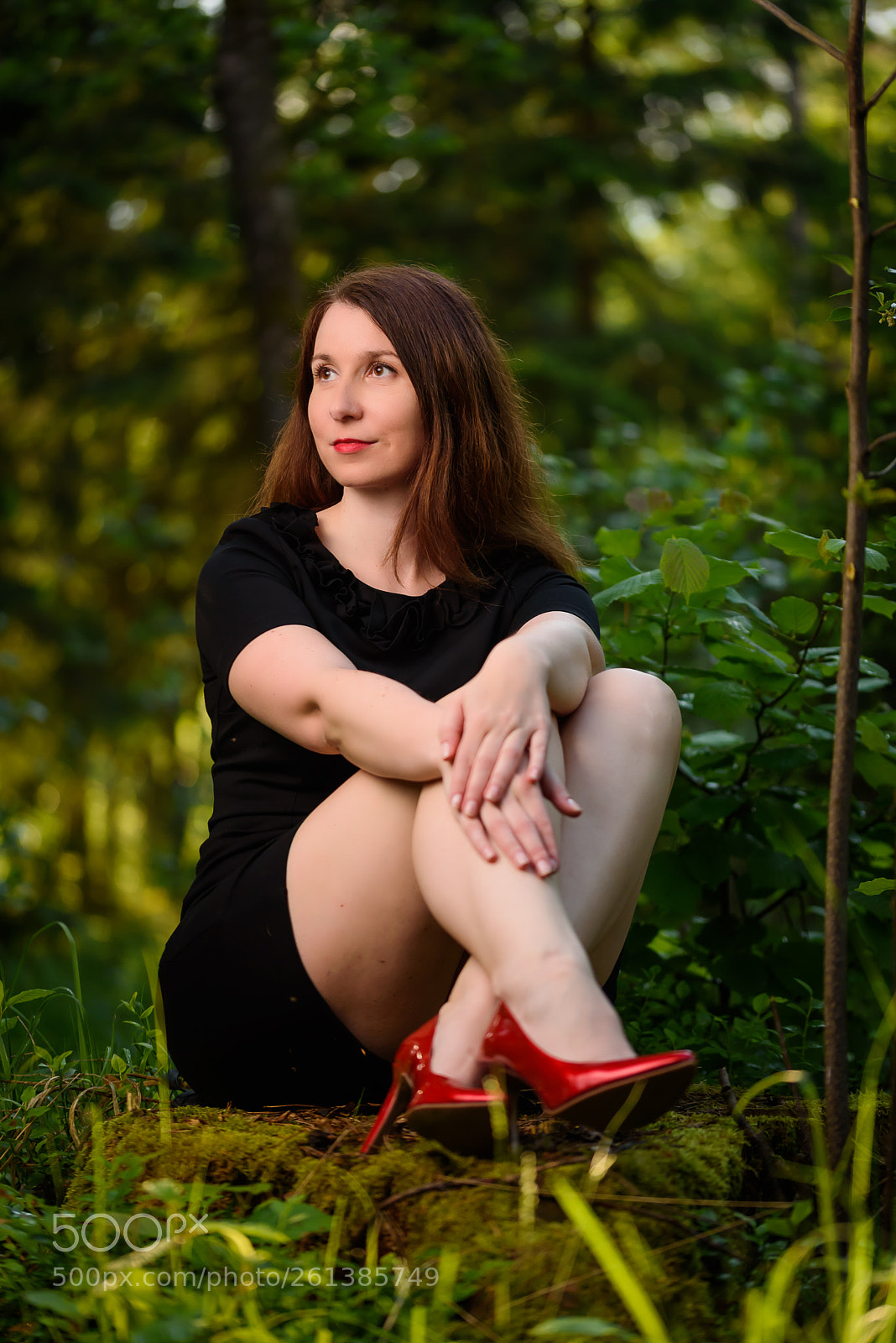 Nikon D750 sample photo. Young woman sitting on photography