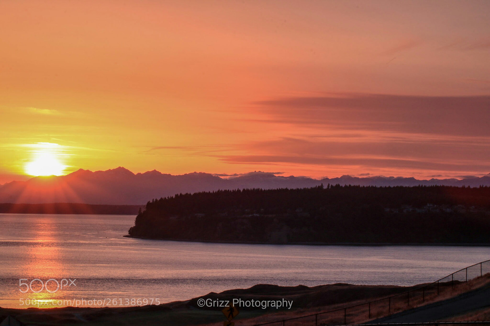 Canon EOS 70D sample photo. Sunset chambers bay golf photography