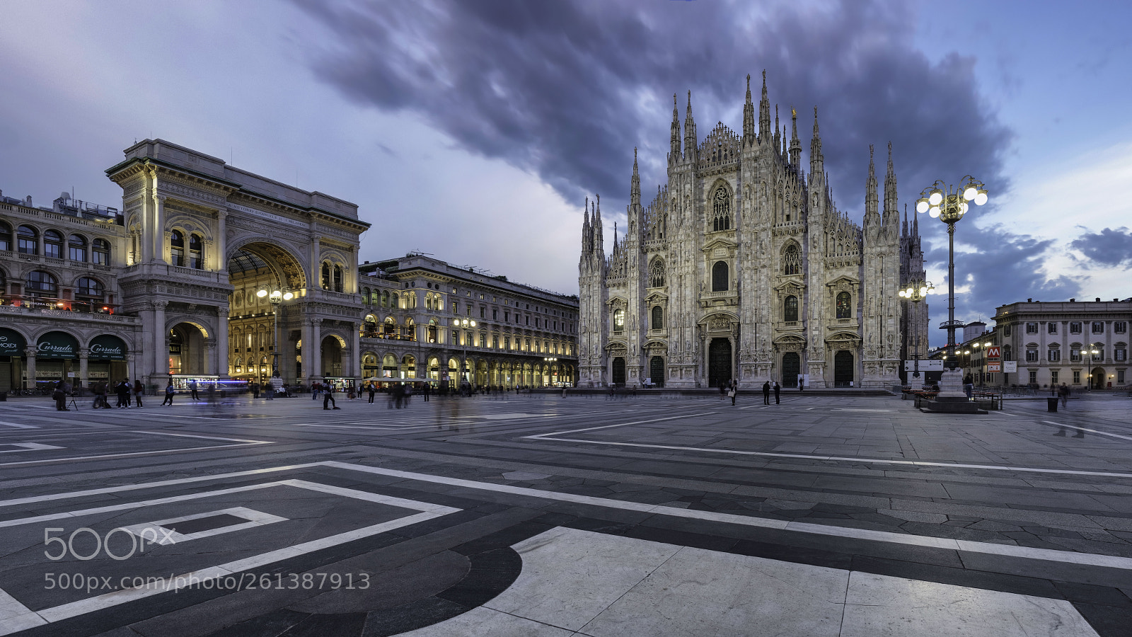 Fujifilm X-T2 sample photo. Piazza del duomo photography