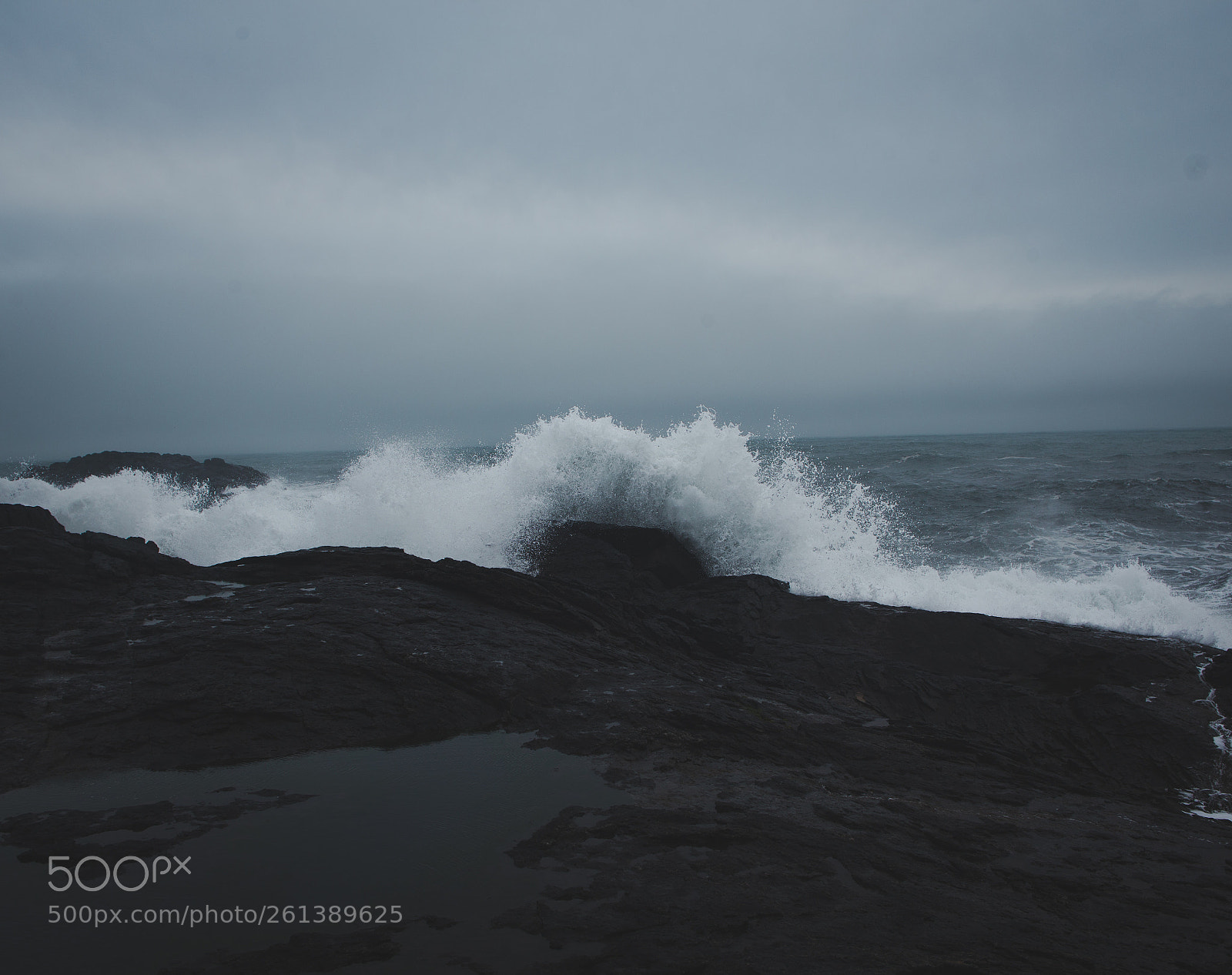 Canon EOS 6D sample photo. Crashing waves against the photography