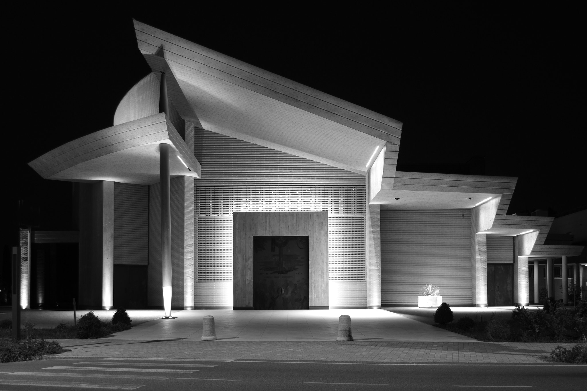 Nikon D5100 sample photo. Madonna del buon consiglio by night photography