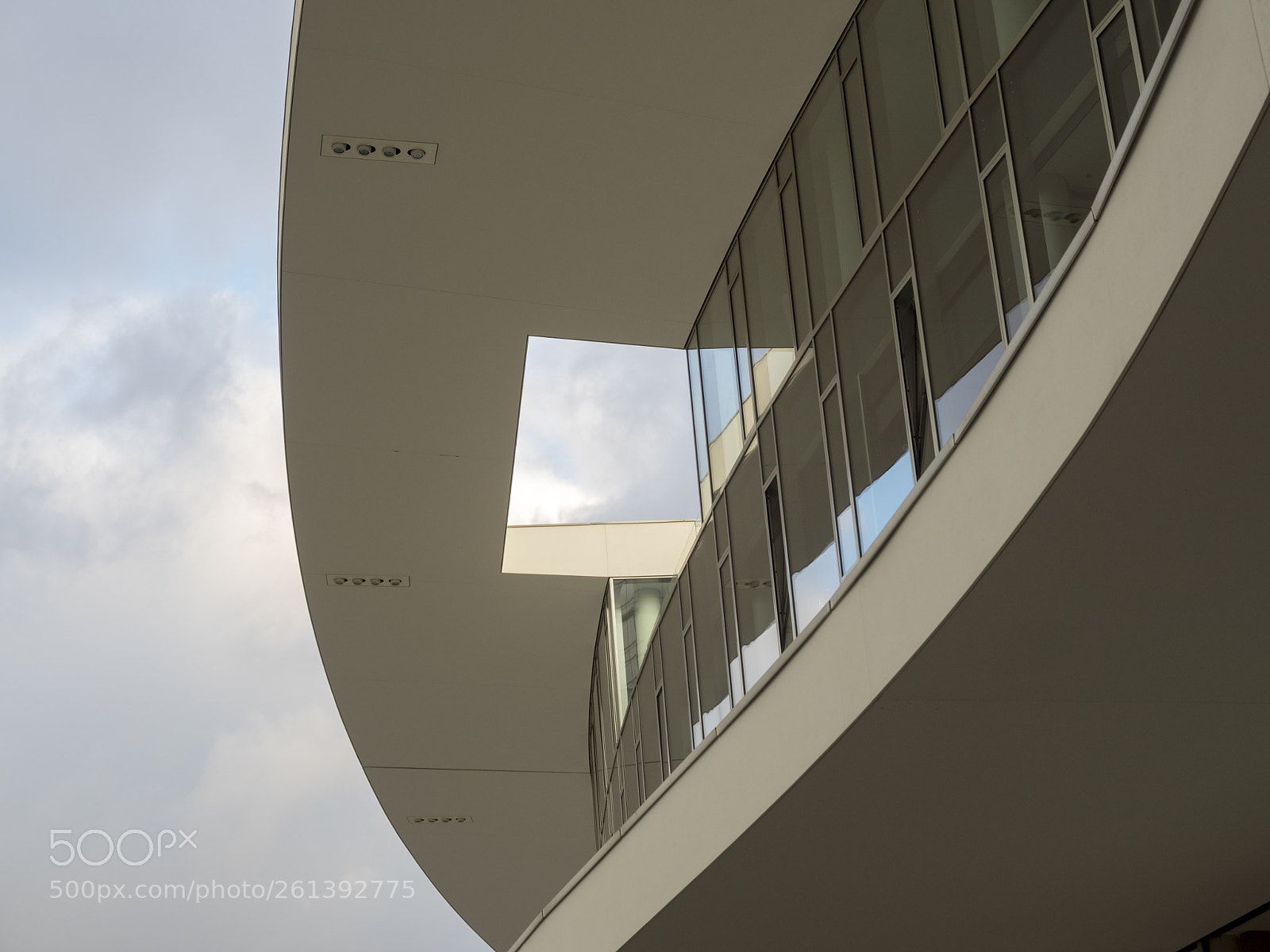 Olympus OM-D E-M5 II sample photo. Modern buildings in gae photography