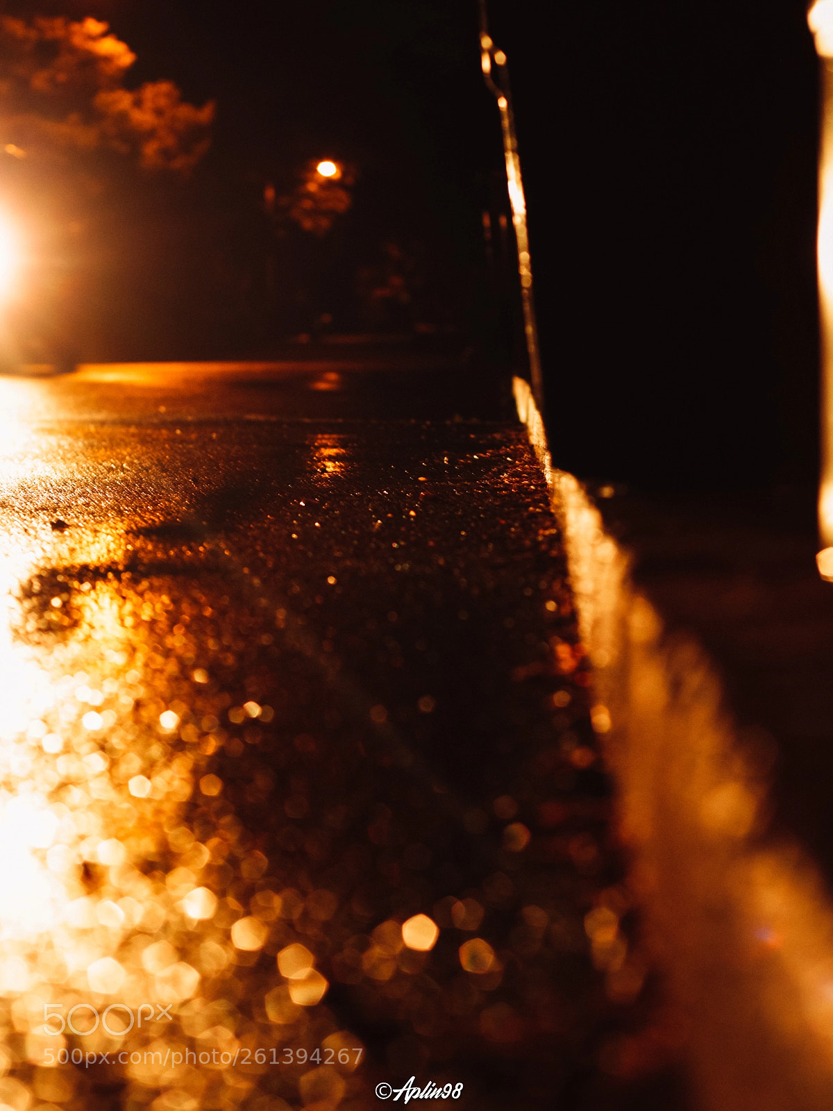 Canon EOS 700D (EOS Rebel T5i / EOS Kiss X7i) sample photo. Rainy spot light photography