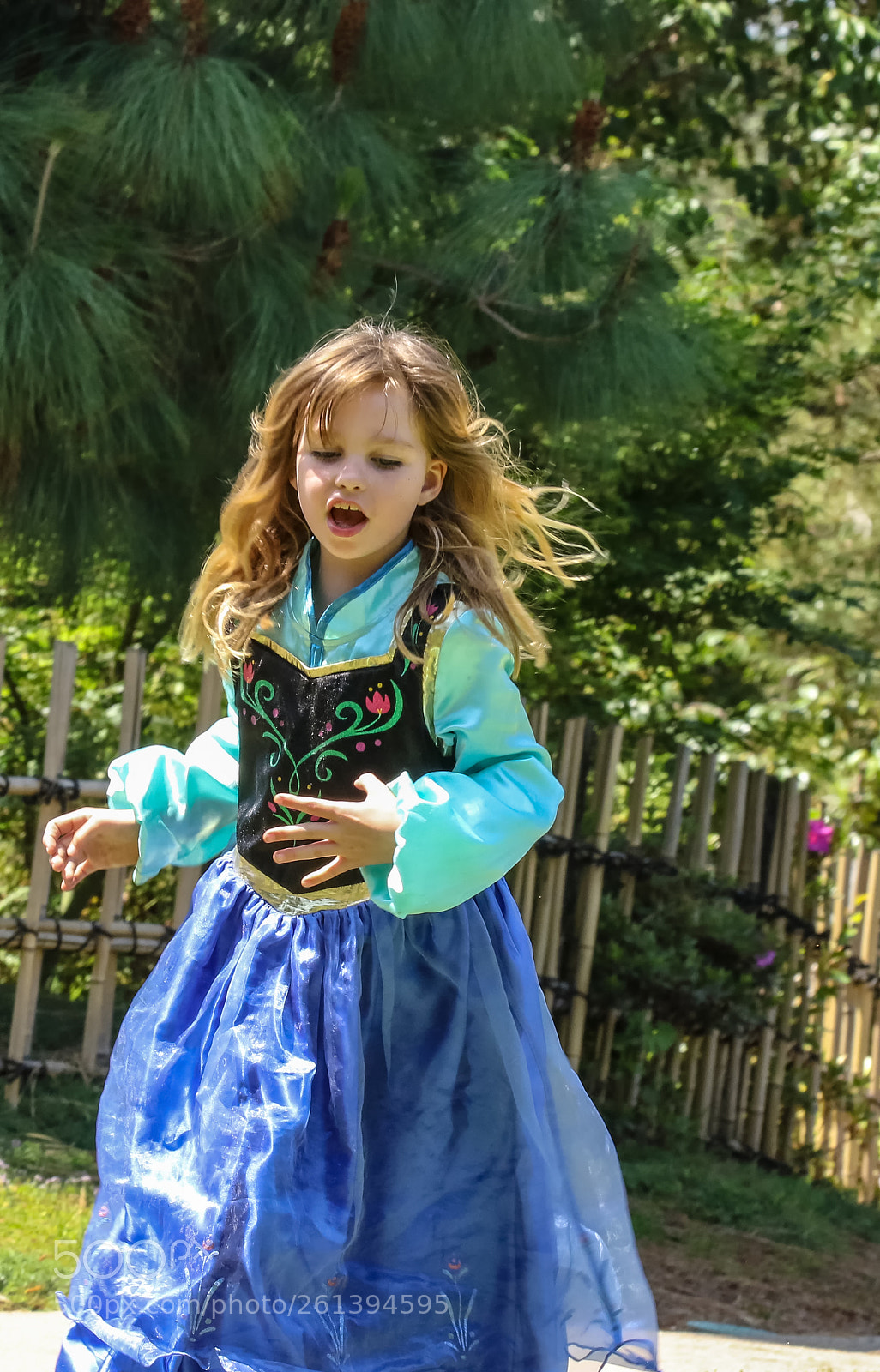 Canon EOS 7D Mark II sample photo. Running for fun. photography