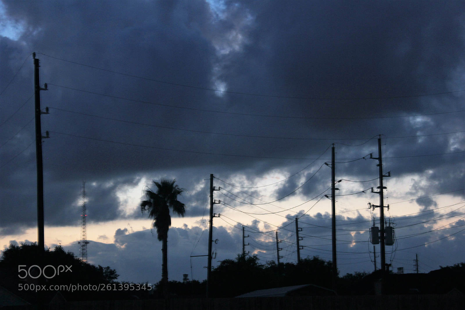 Canon EOS 550D (EOS Rebel T2i / EOS Kiss X4) sample photo. Morning clouds photography