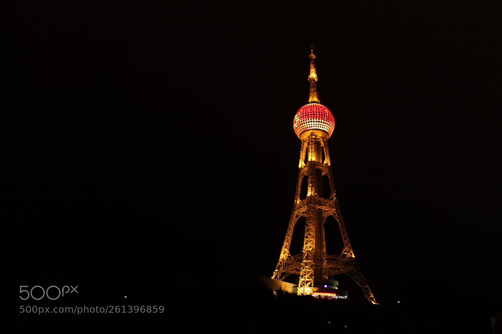 Canon EOS 600D (Rebel EOS T3i / EOS Kiss X5) sample photo. Television tower photography