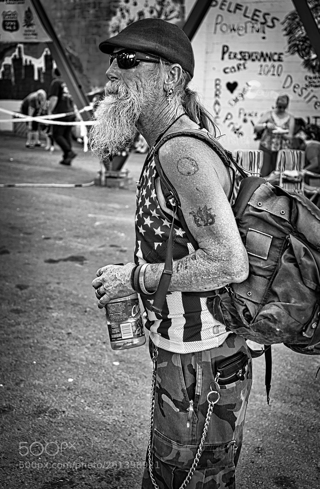 Canon EOS 5D Mark IV sample photo. Man on the street photography