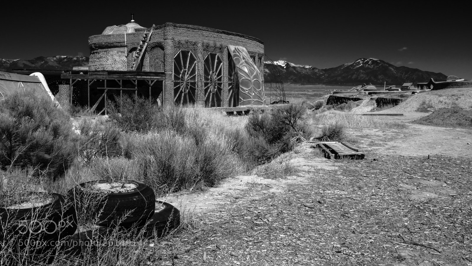 Fujifilm X-Pro2 sample photo. Earthship #1 photography