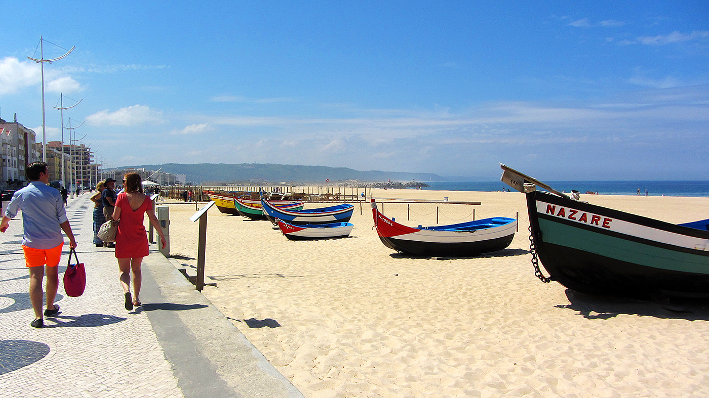 Canon PowerShot SX230 HS sample photo. ... walking in nazaré ... photography