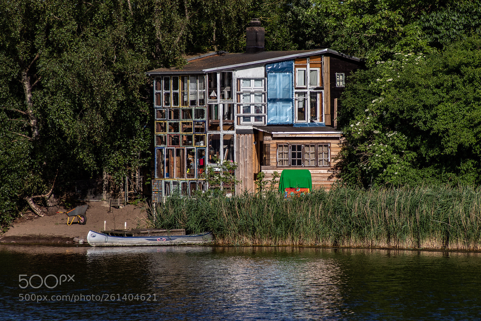 Canon EOS 200D (EOS Rebel SL2 / EOS Kiss X9) sample photo. House by the lake photography