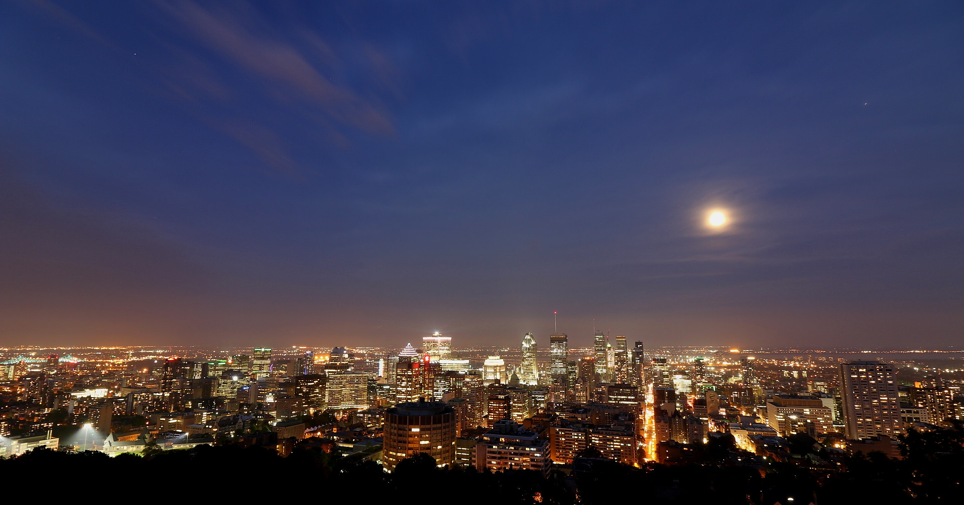 Canon EOS 70D sample photo. Low-res montreal photography