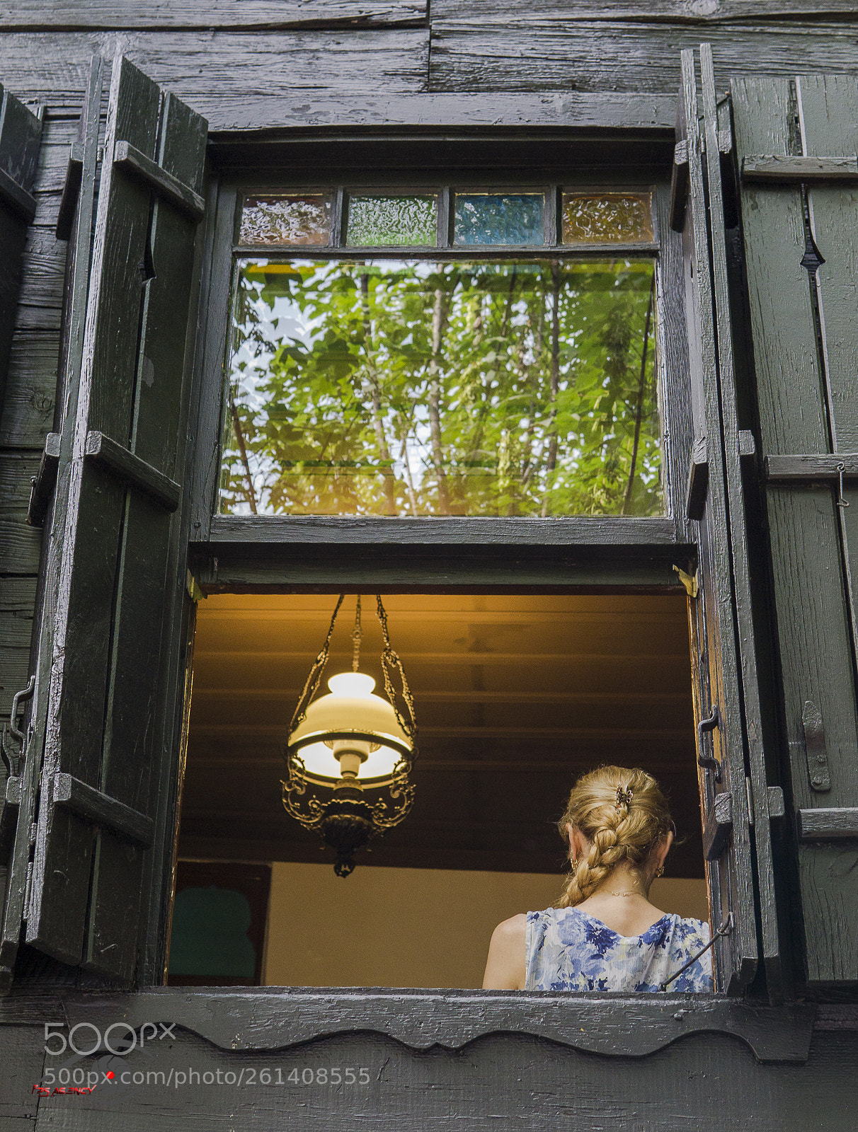 Sony a6000 sample photo. Girl on the window photography