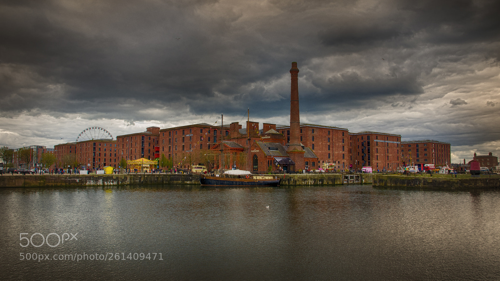 Nikon D5100 sample photo. Liverpool docks photography