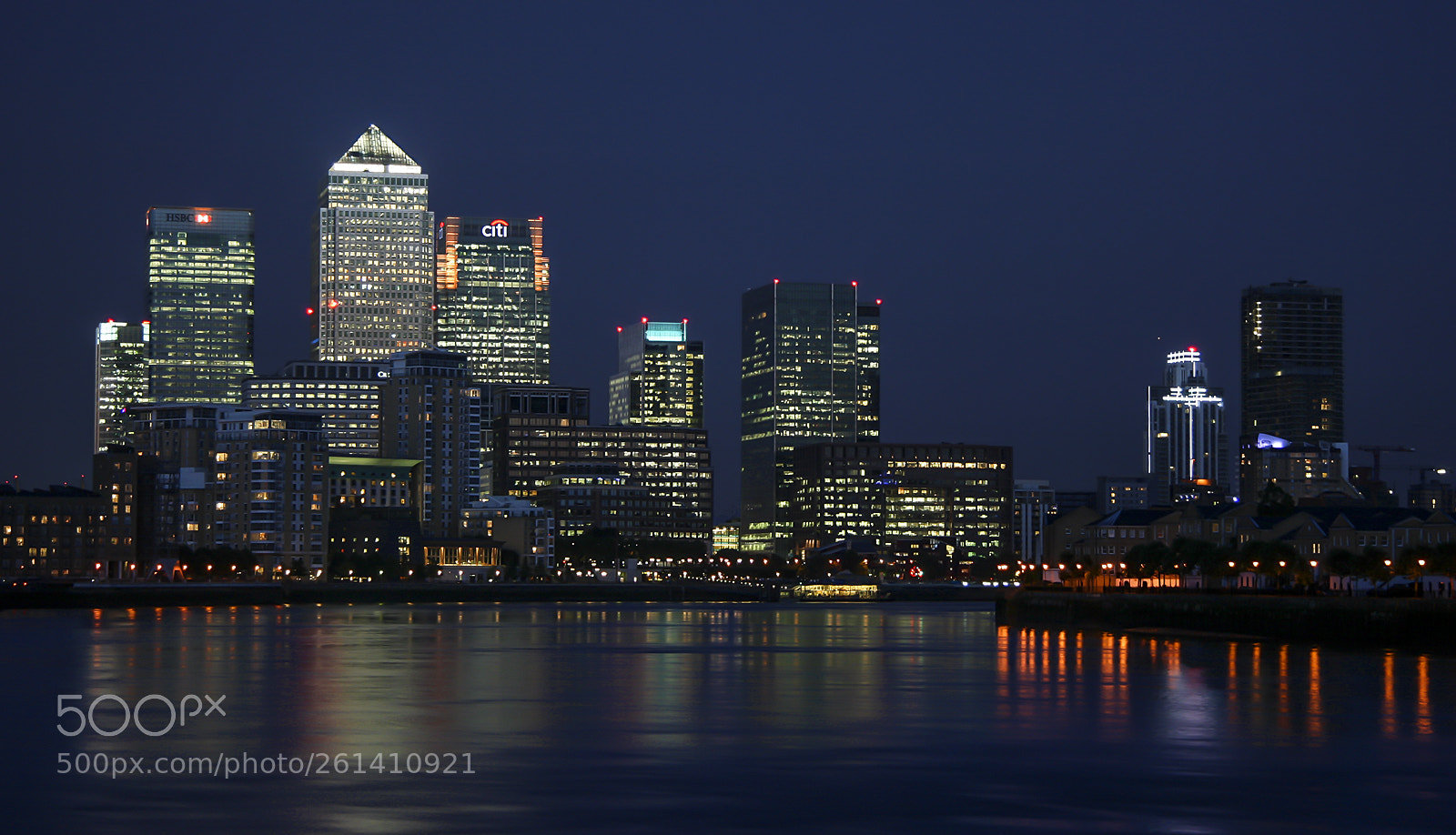 Canon EOS 400D (EOS Digital Rebel XTi / EOS Kiss Digital X) sample photo. Canary wharf photography