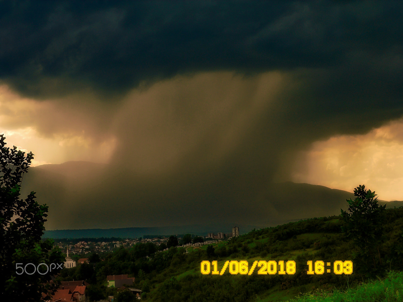 Samsung ES20/ VLUU ES20/  SL35 sample photo. Storm  (zoom) photography