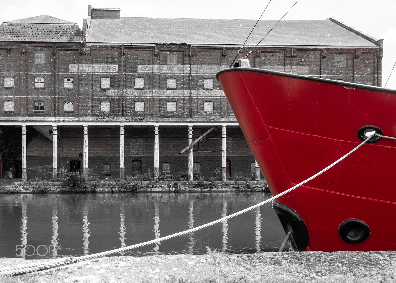 Canon EOS 600D (Rebel EOS T3i / EOS Kiss X5) sample photo. Red boat photography
