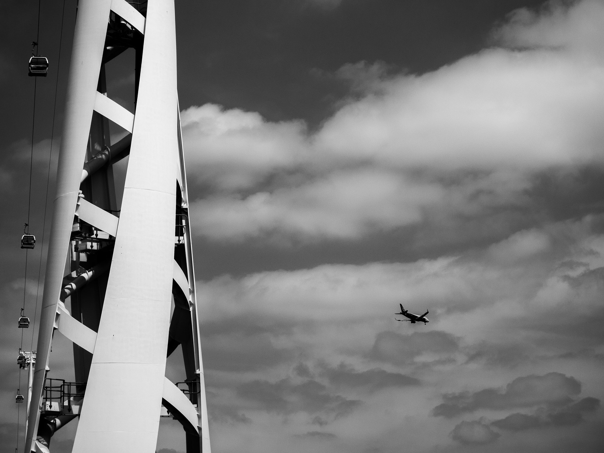 Panasonic Lumix DMC-G5 sample photo. Plane and airline photography