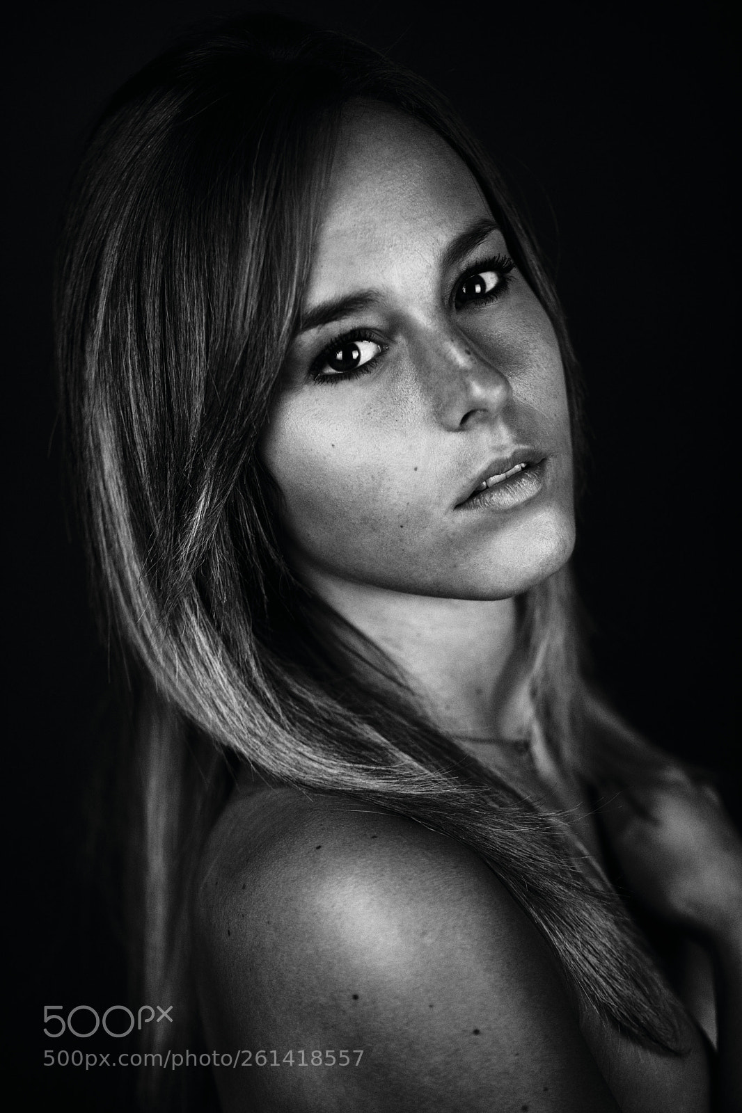 Canon EOS 5D Mark IV sample photo. Laura photography