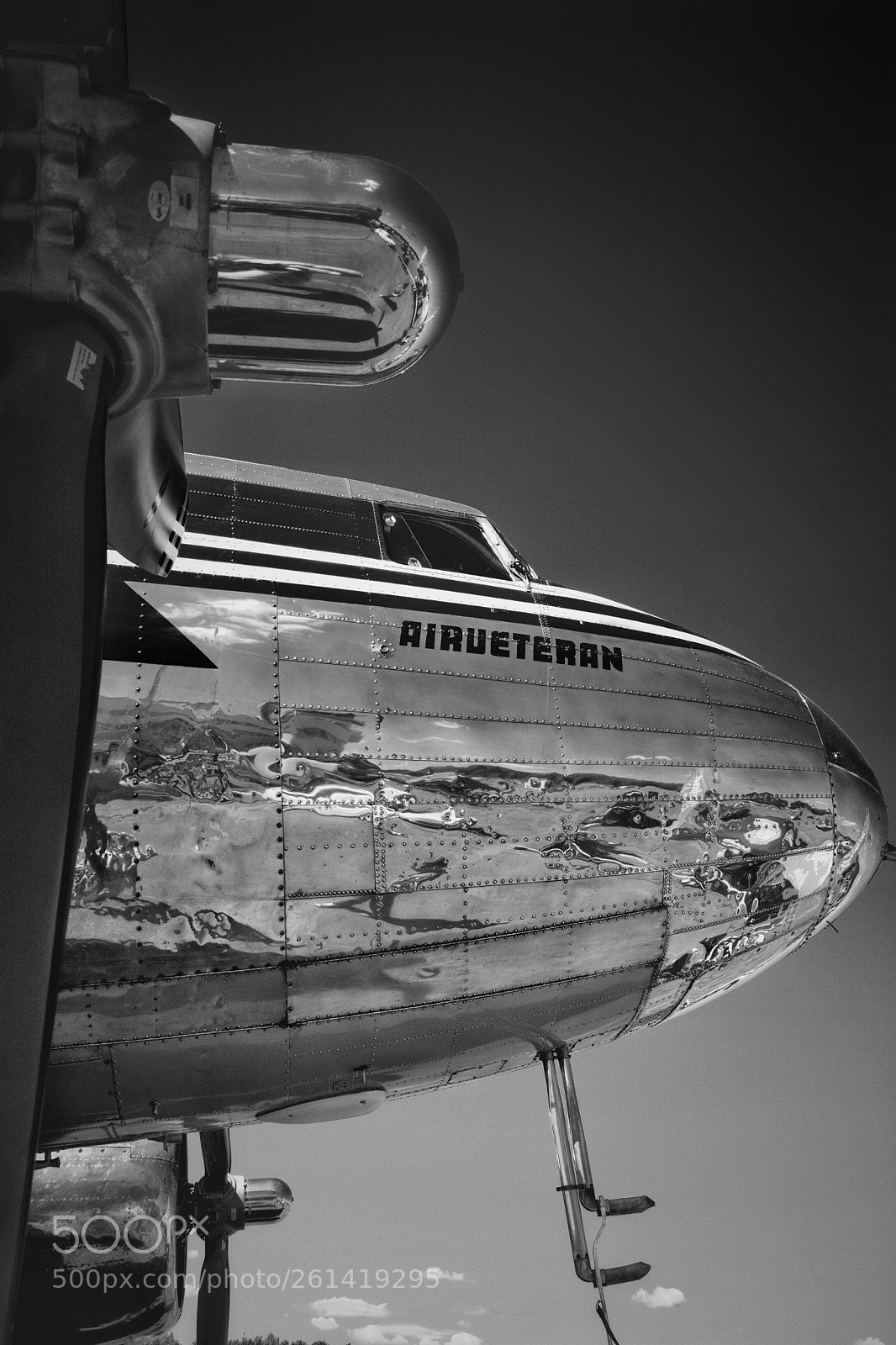 Nikon D5200 sample photo. An old dc-3 aircraft photography