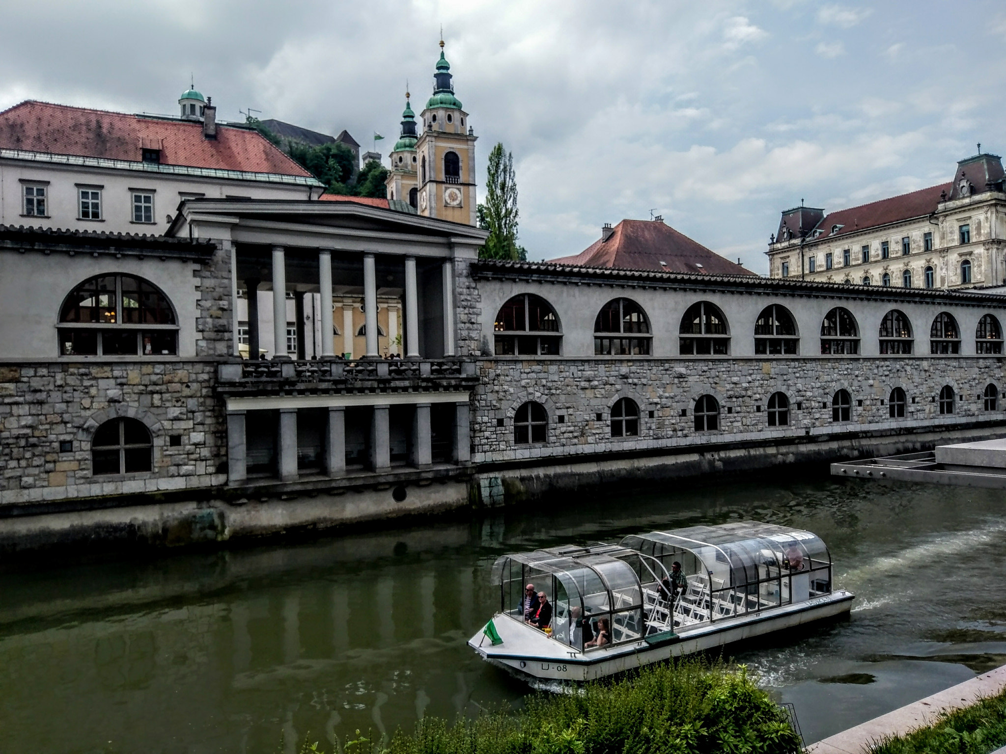 HTC 10 sample photo. Ljubljana photography
