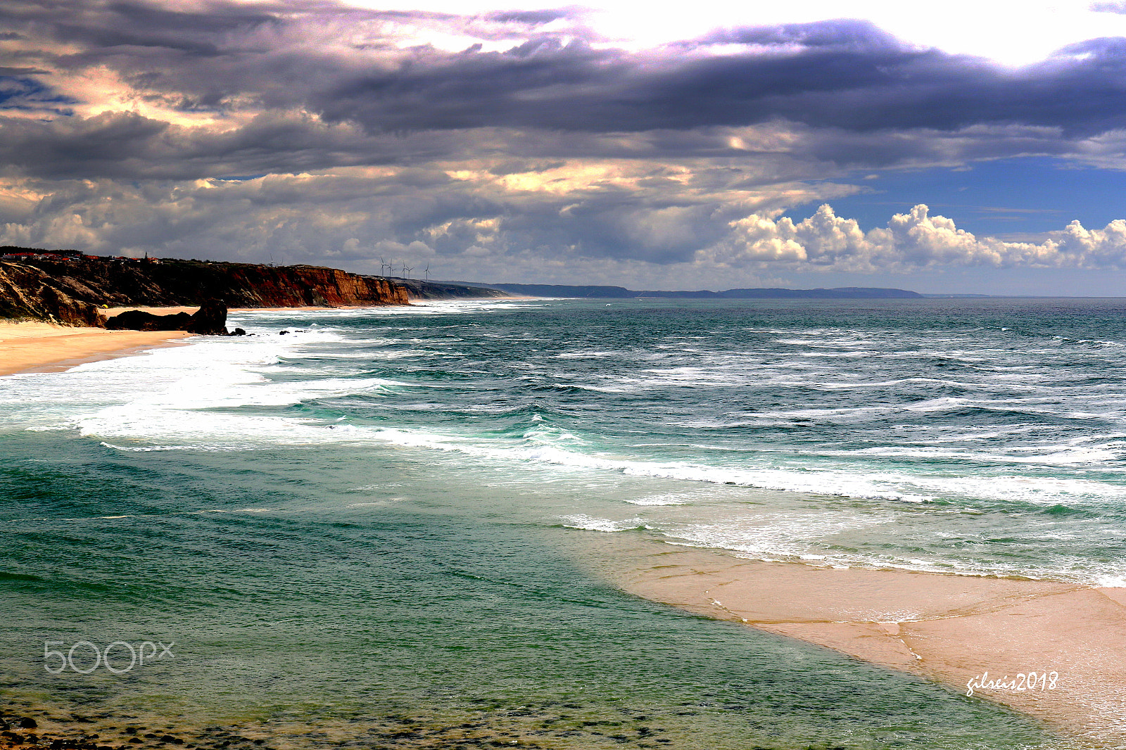 Canon EF 24-70mm F4L IS USM sample photo. Sea and c louds photography