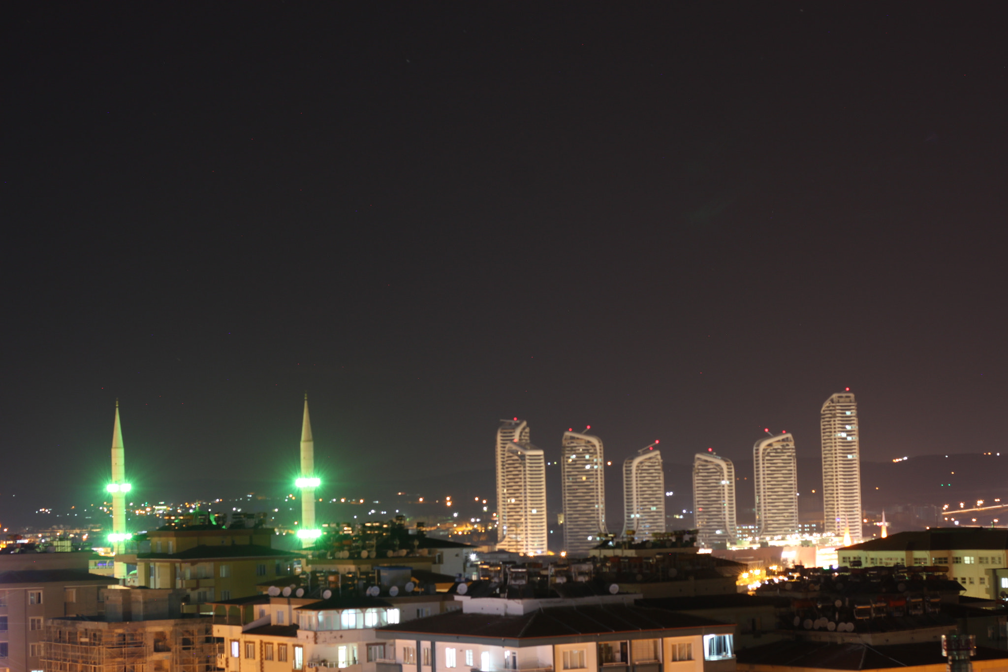 Canon EOS 500D (EOS Rebel T1i / EOS Kiss X3) + Canon EF 50mm F1.8 STM sample photo. Gaziantep at night photography