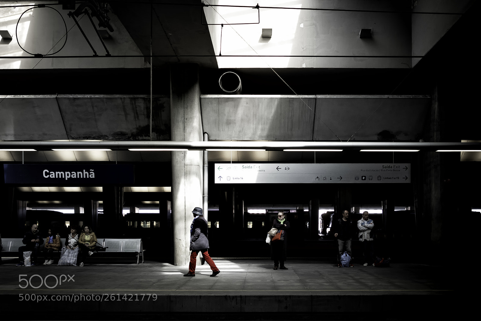 Fujifilm X-T20 sample photo. Red is cool photography
