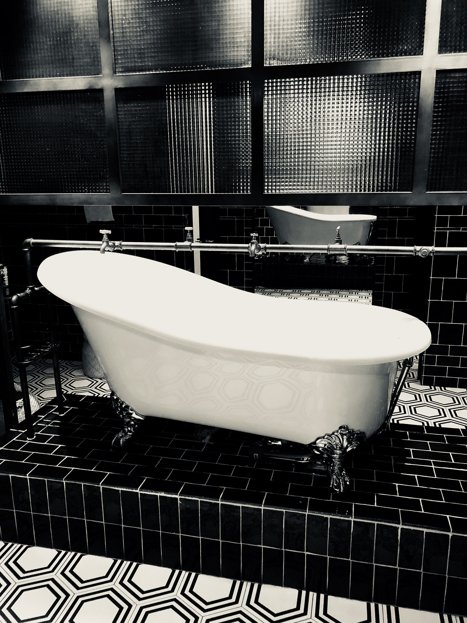 Apple iPhone 8 sample photo. Lavabo  photography