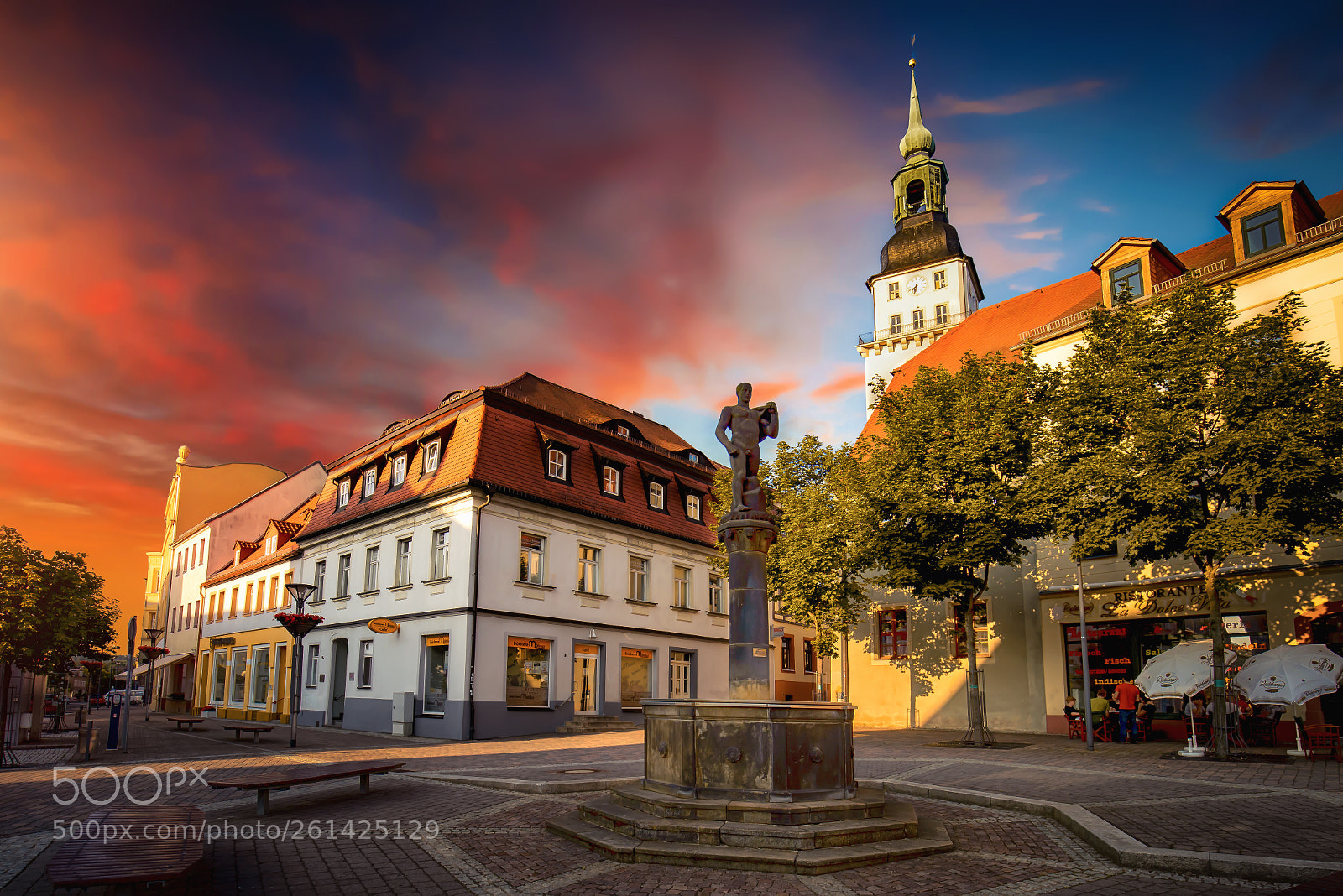 Sony a7R sample photo. Frankenberg market photography