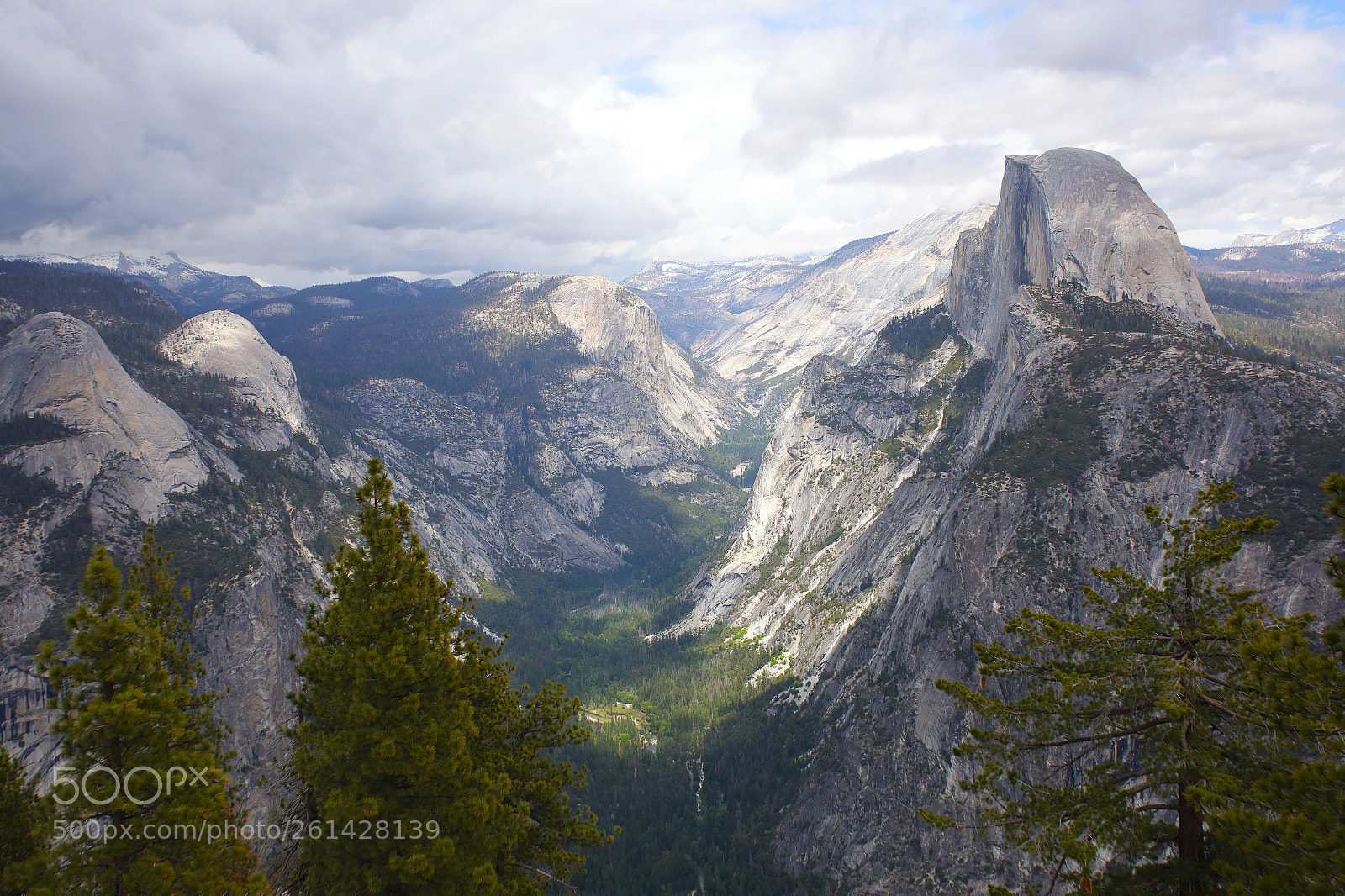 Canon EOS 5D Mark IV sample photo. Lighting the valley photography