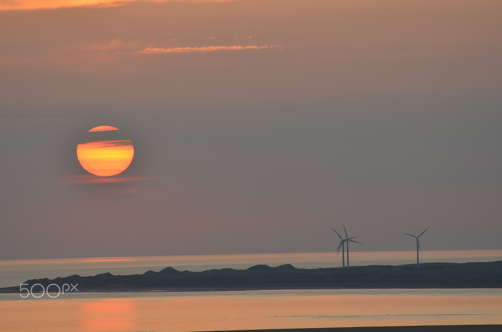 Nikon D5100 + Sigma 70-300mm F4-5.6 APO DG Macro sample photo. Walney bay sunset photography